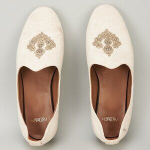 Artimen Men's off White Ivy Juttis Hand Made with embroided motifs Size 11
